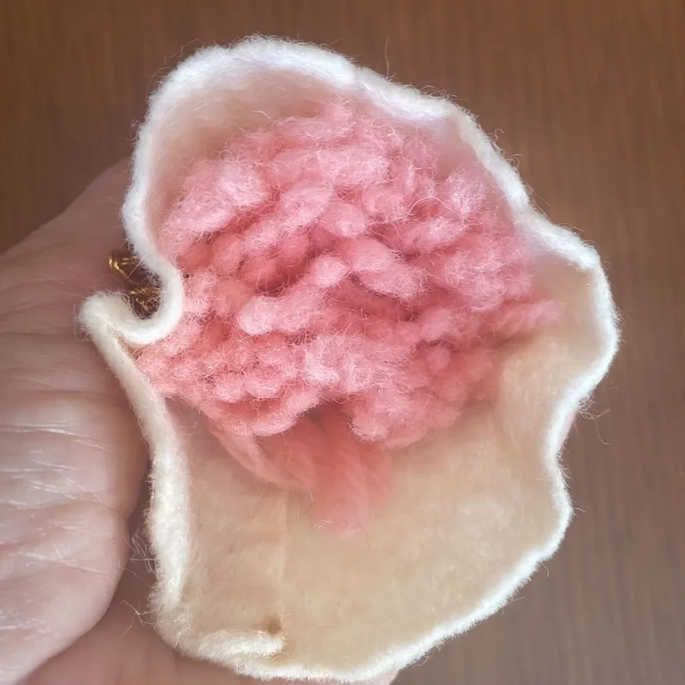 Vintage yarn felt